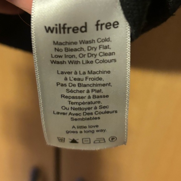 Aritzia Wilfred Free Black Knotted T-Shirt - Picture 4 of 5